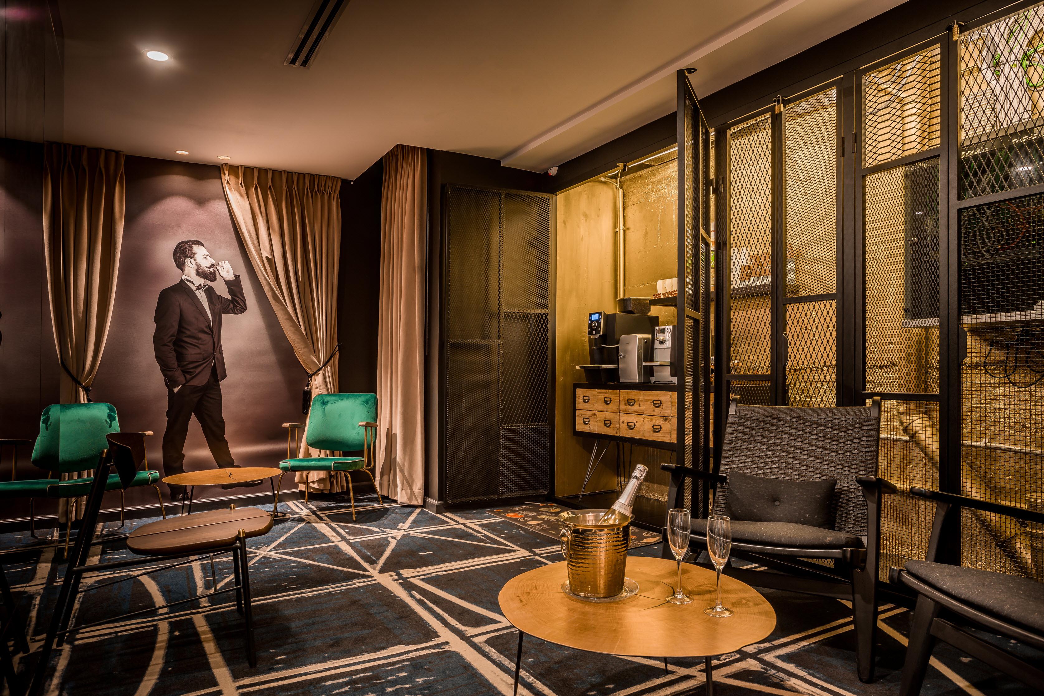 Hotel Embassy