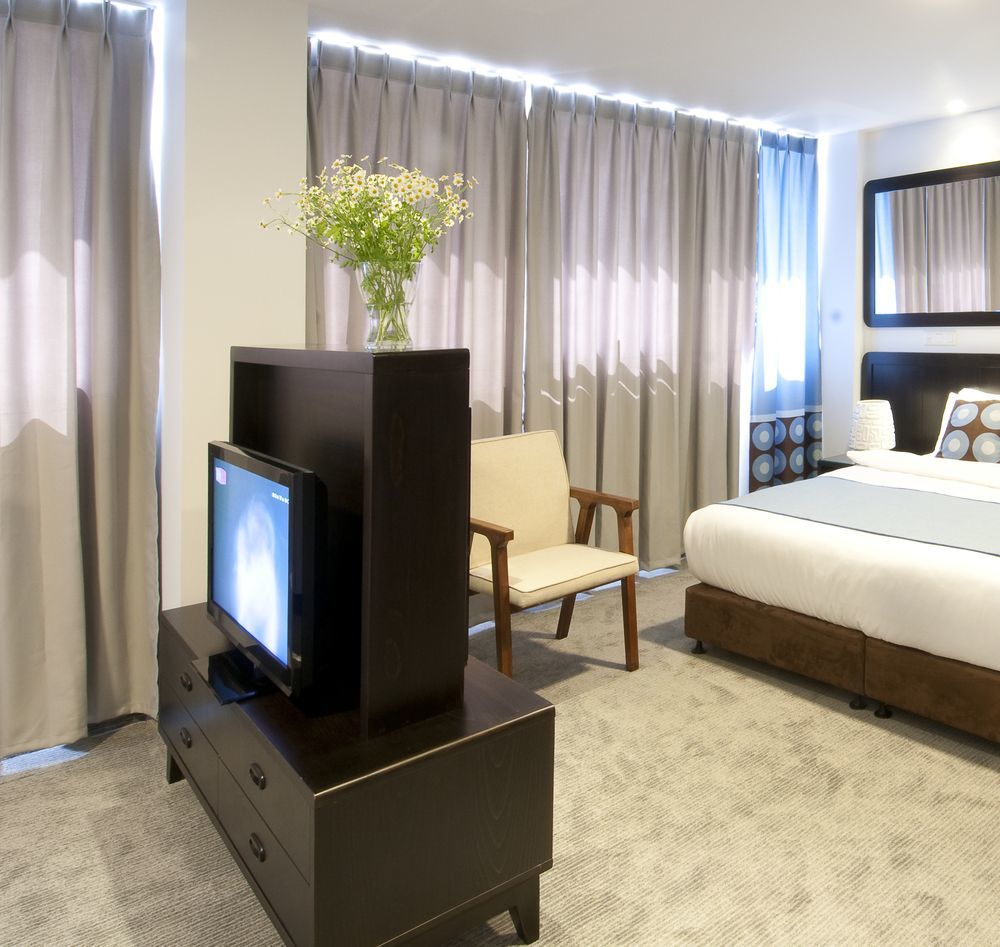 Embassy Hotel 3*